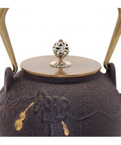 Alternative view of BOUILLOIRE EN FONTE – QUEEN